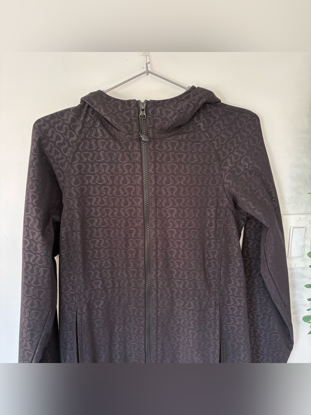 Lululemon Vintage Long Hooded Zip Jacket Monogram Om Logo Print Size 2 - Picture 2 of 11